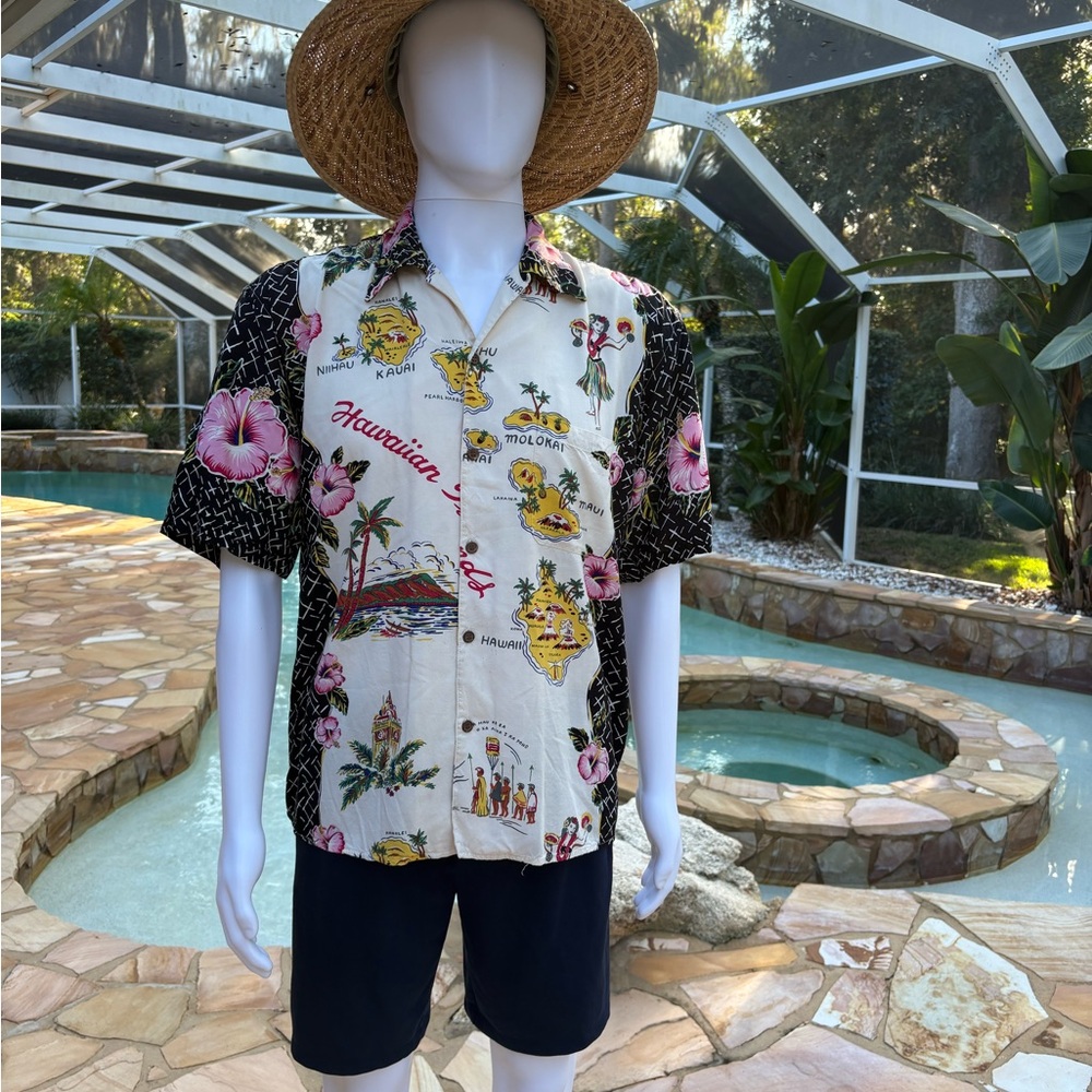 Iconic Reyn Spooner Hawaiian Print Short Sleeve Shirt